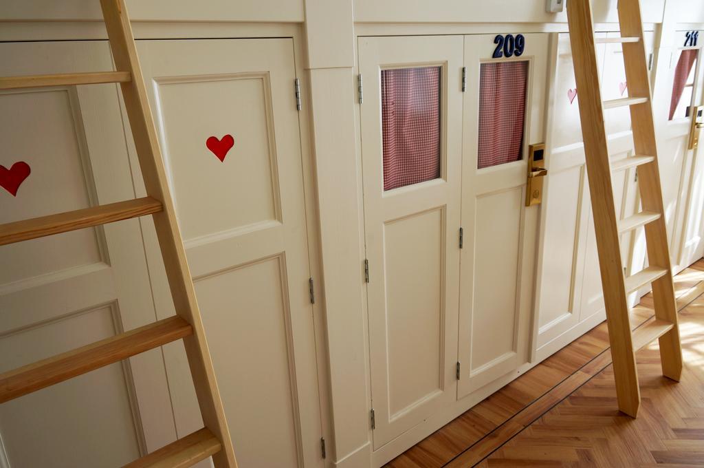 De Bedstee Boutique Capsules (adults Only) Amsterdam