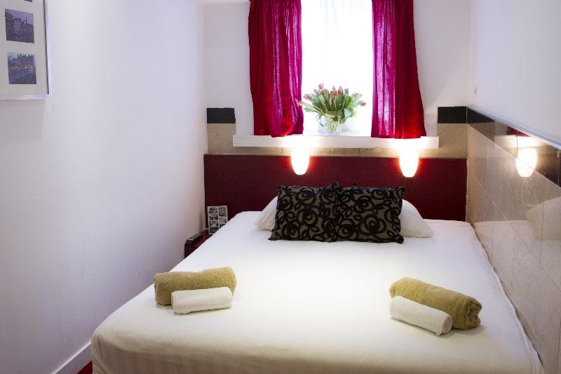 Max Hotel 2*