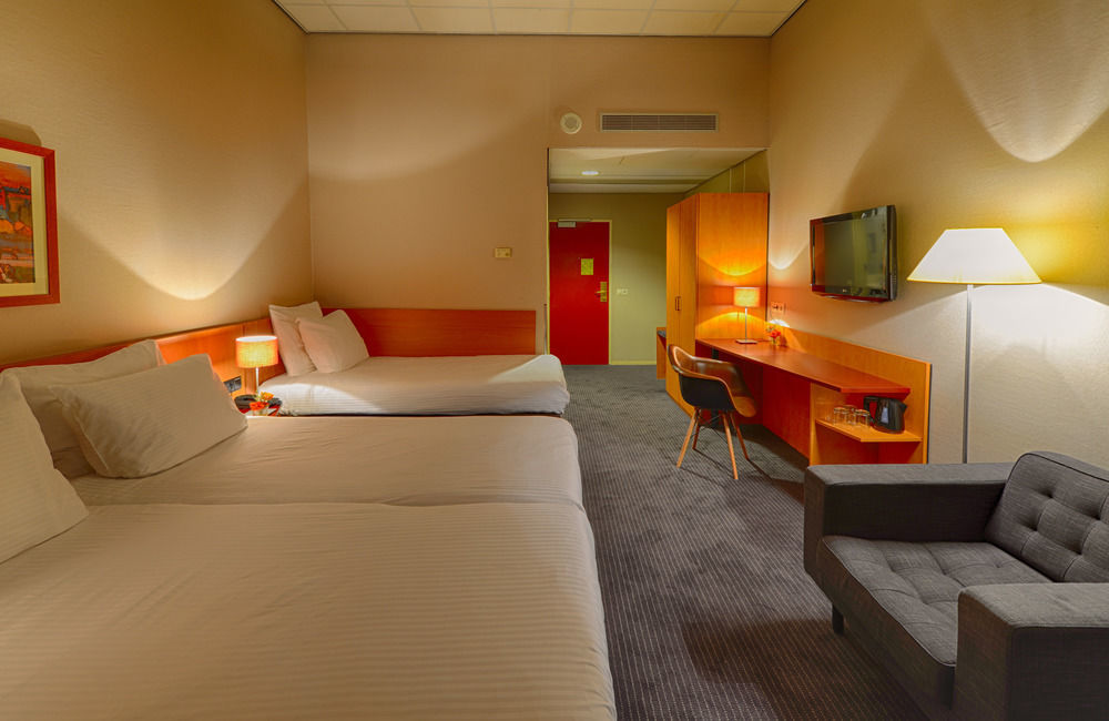 Leonardo Center 4*