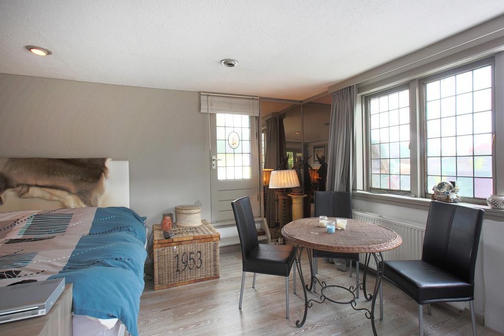 Nieuwpoortkade Houseboat - Canalview Ams Homestay Amsterdam