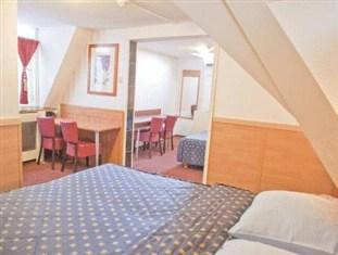 Monopole Hotel
