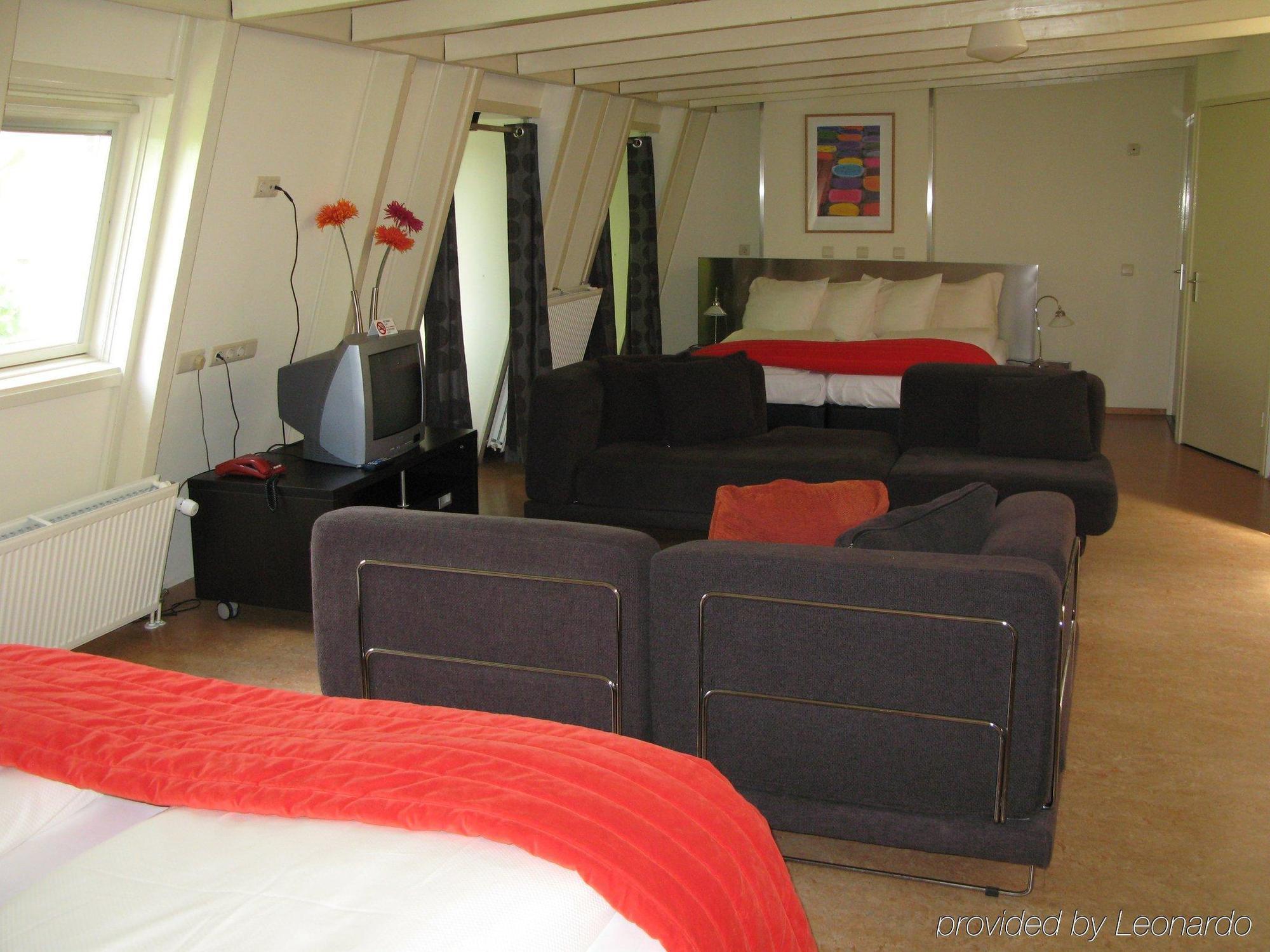 Hotel The Bridge