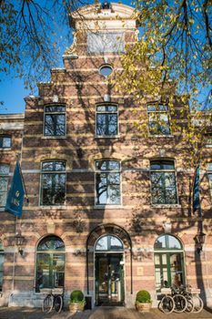 Yays Maritime By Numa Aparthotel 4*