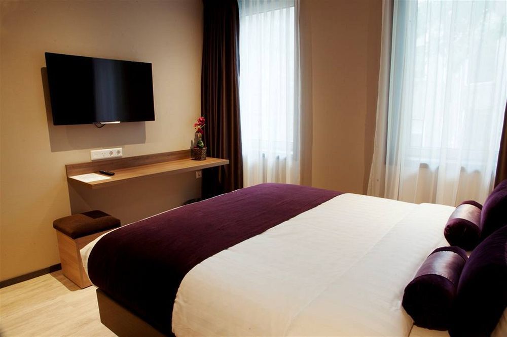 Dream Hotel 3*
