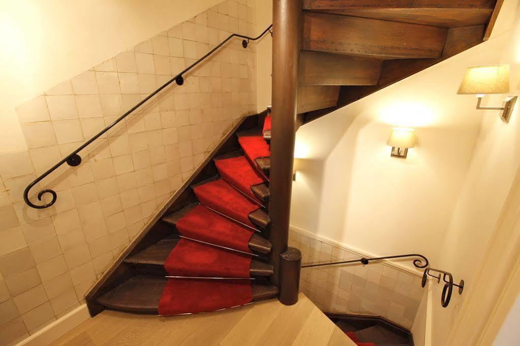 Canal Hotel