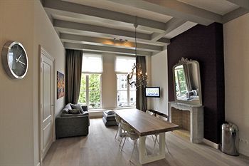 Canal Hotel