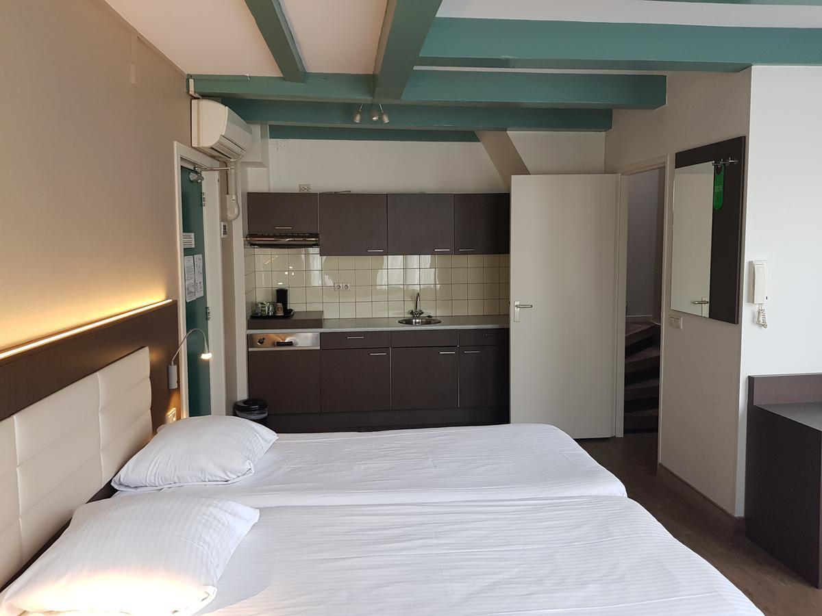 Avenue Hotel