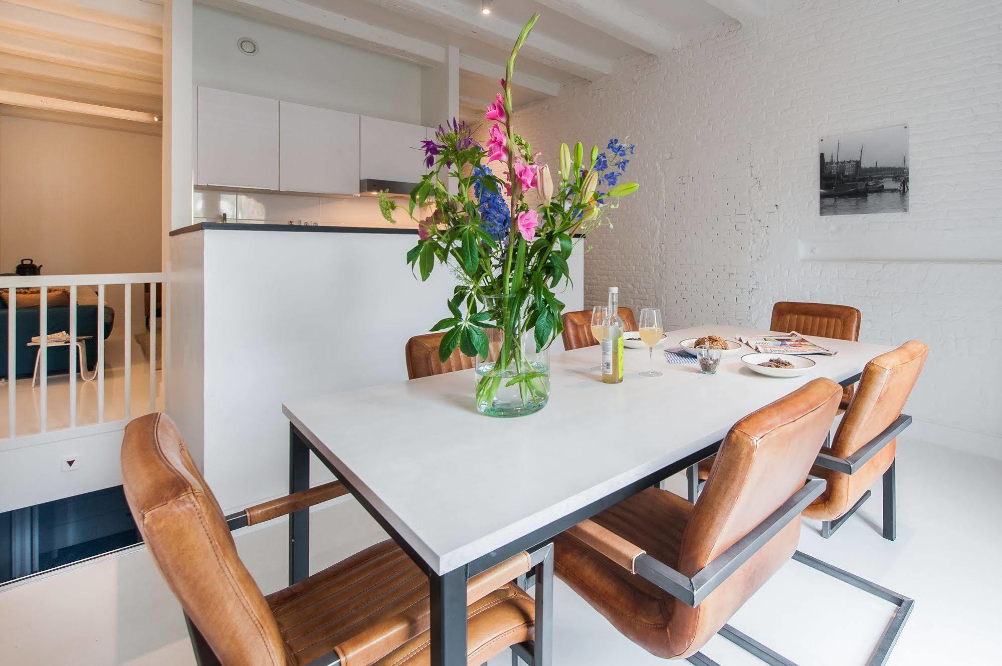 Yays Salthouse Canal Aparthotel