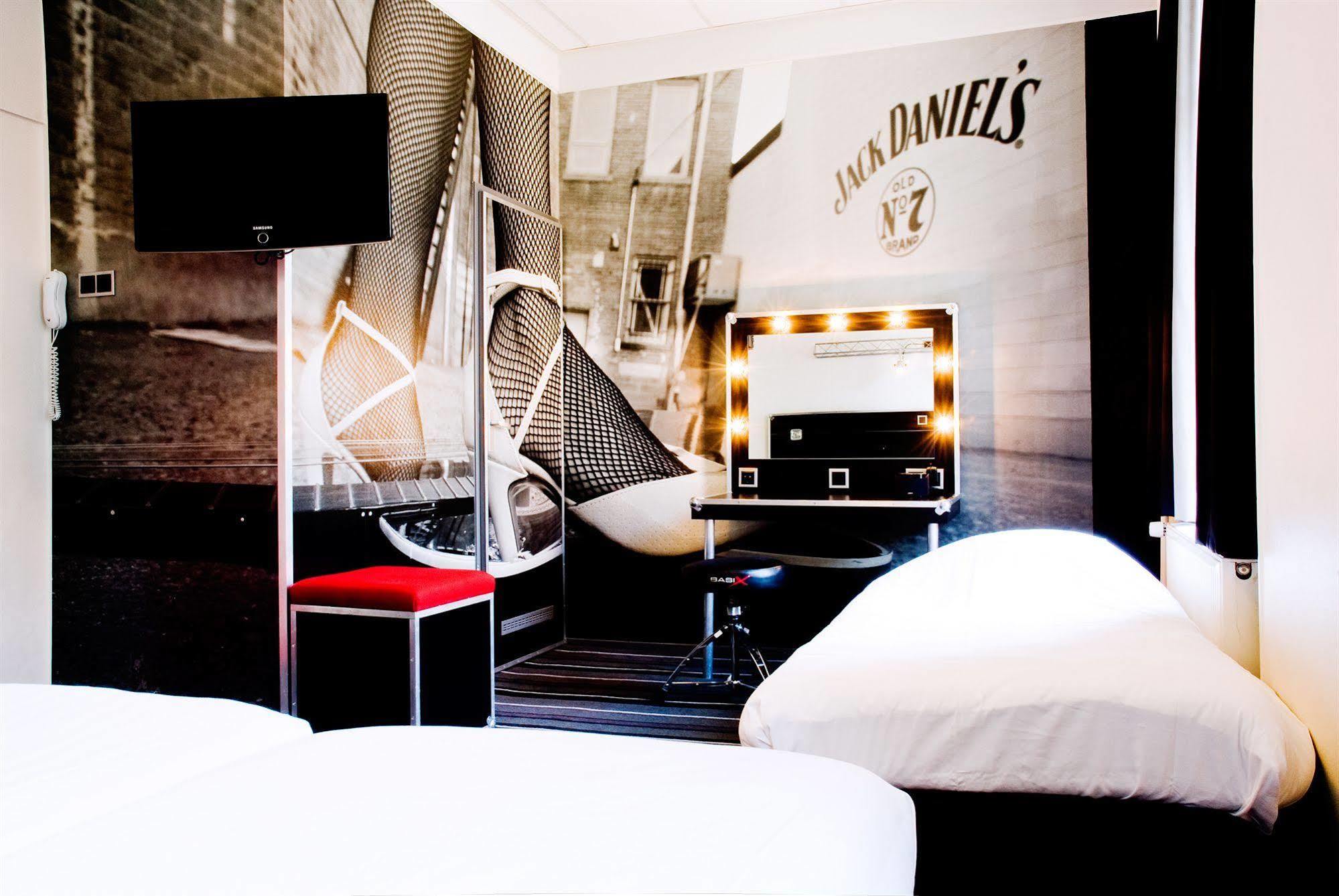 Hotel Backstage 2*