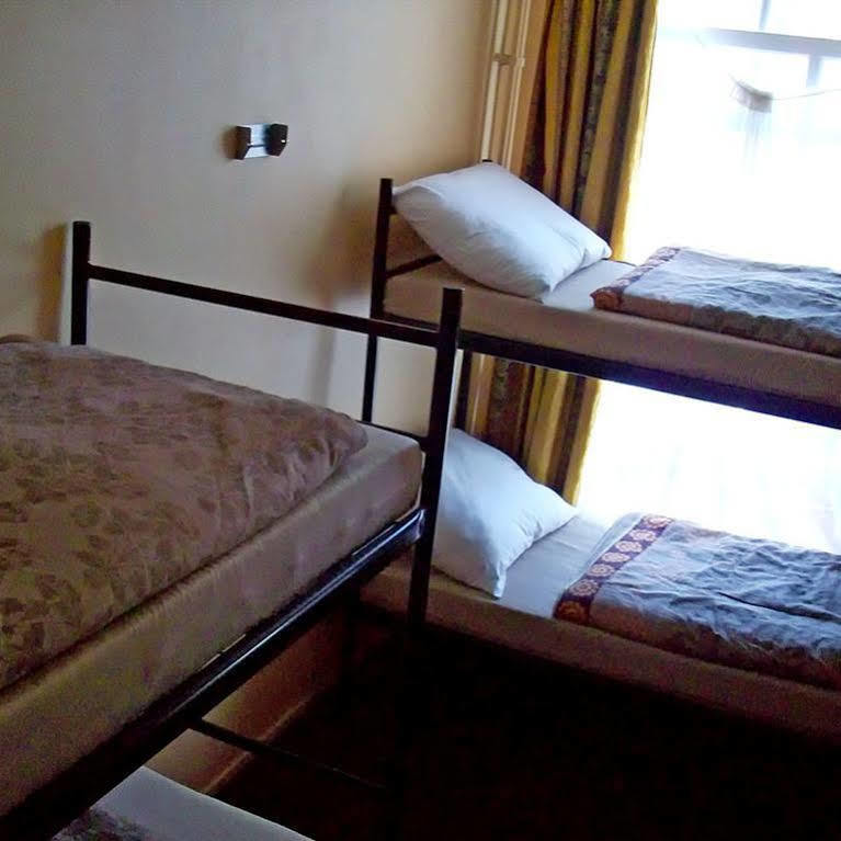 Onefam Amstel Albergue