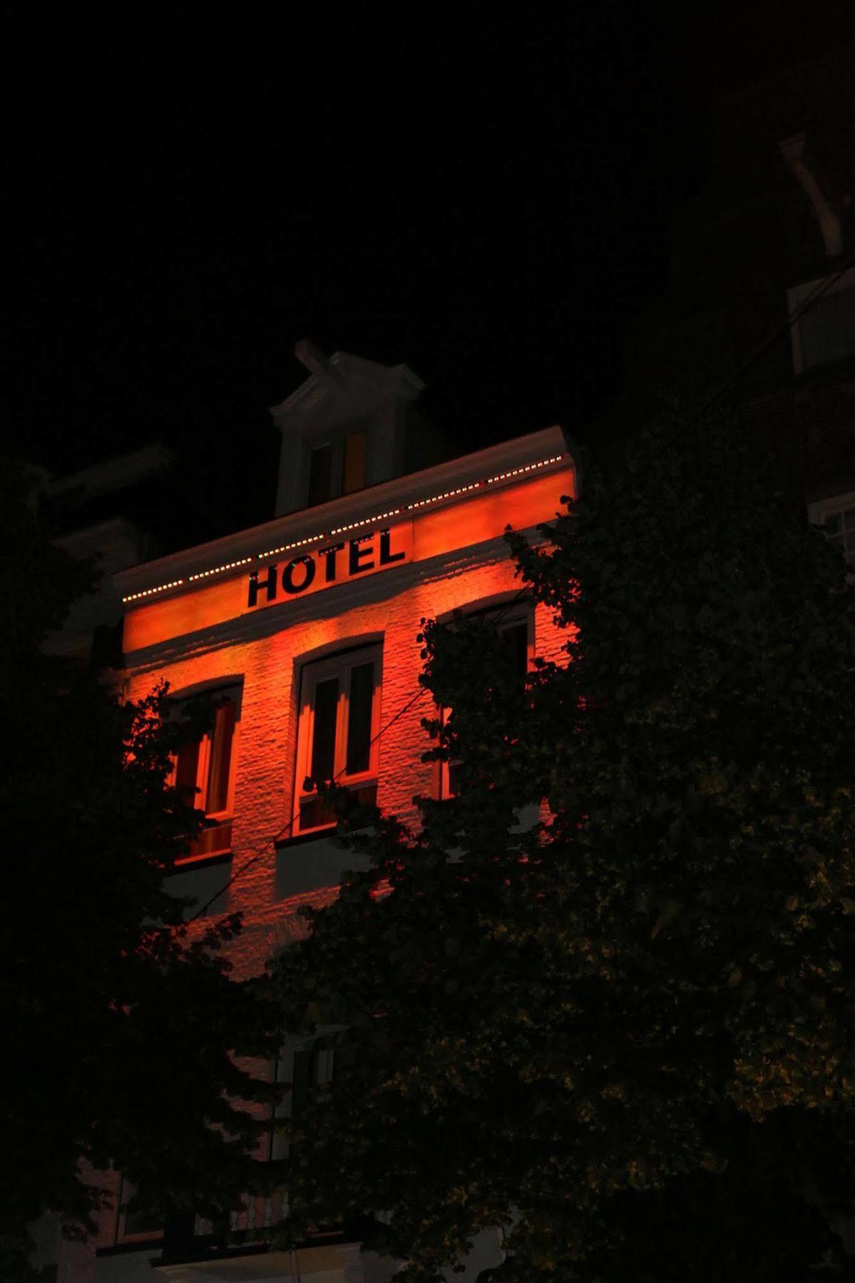 Max Hotel 2*
