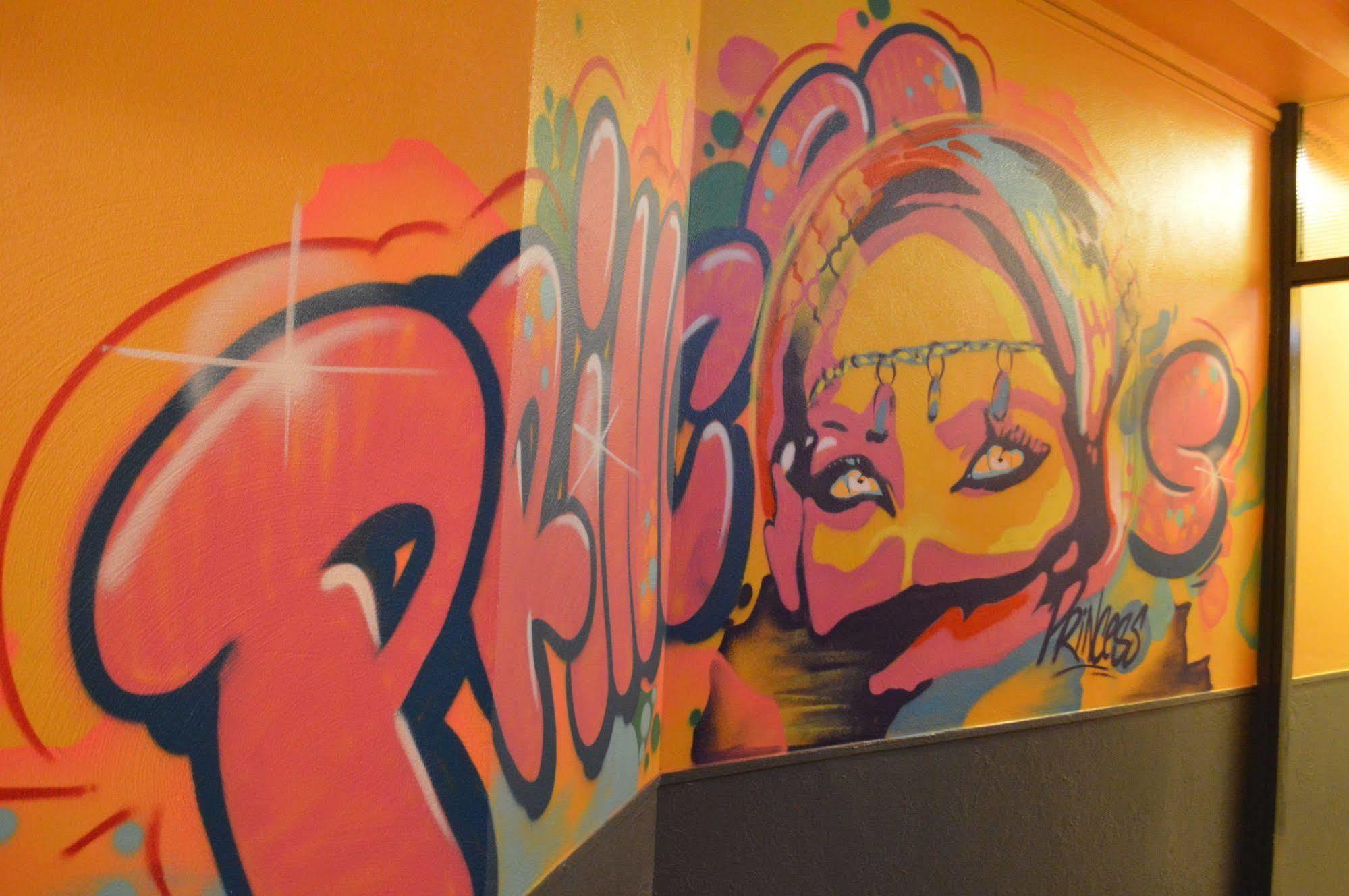 Princess Leidse Square Hostel *