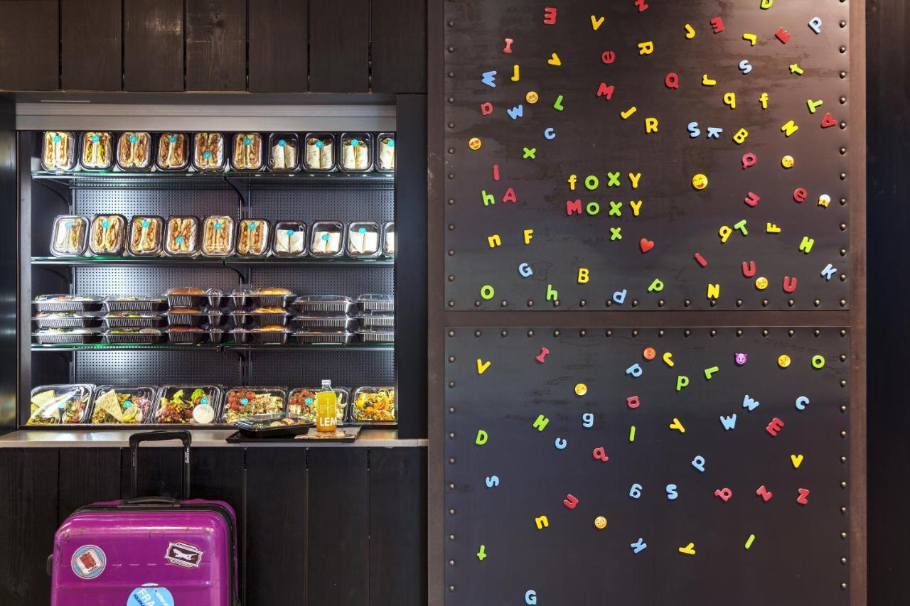 Moxy Houthavens Hotel Amsterdam