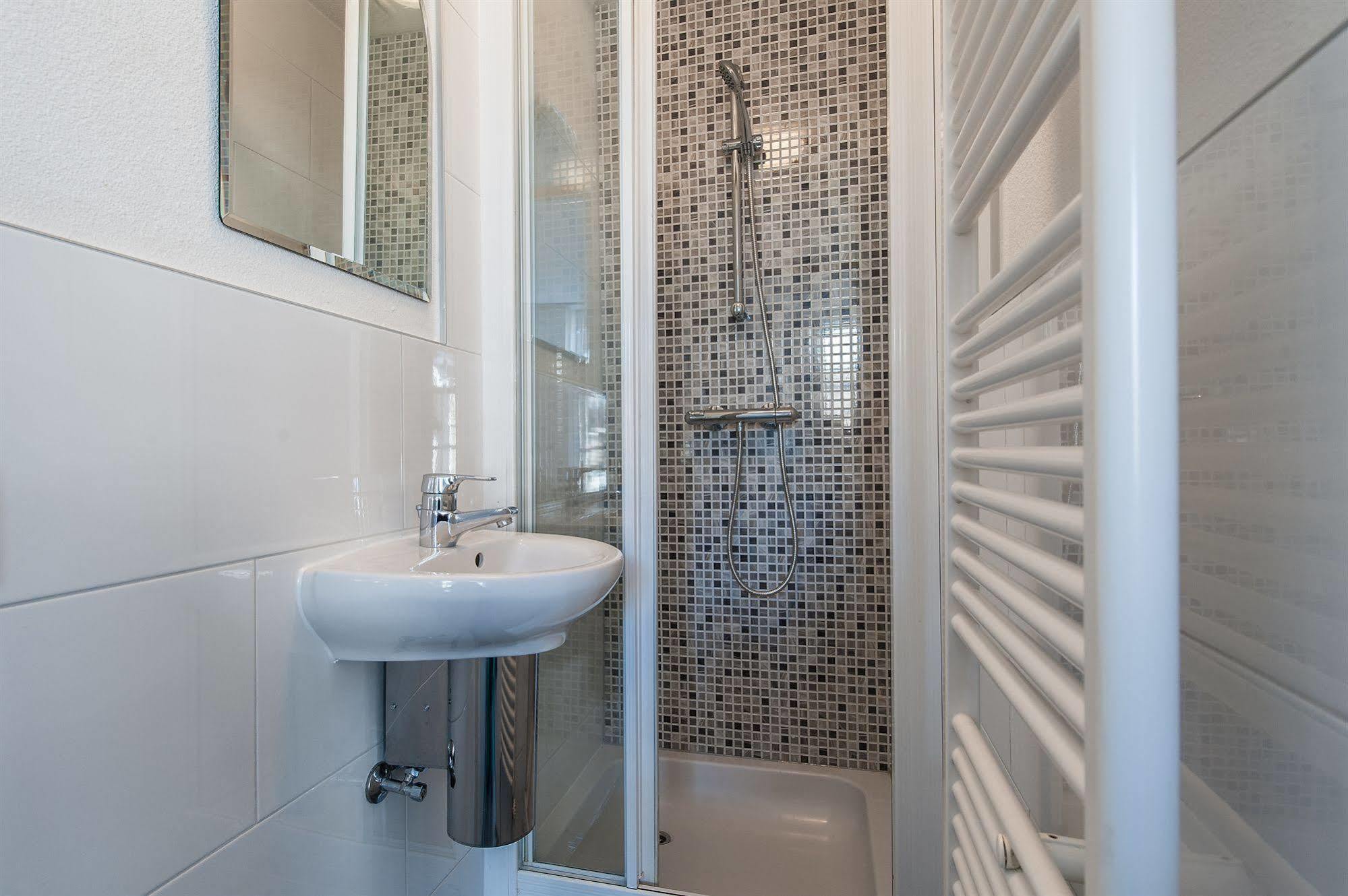 Short Group Staalmeesters Serviced Apartment