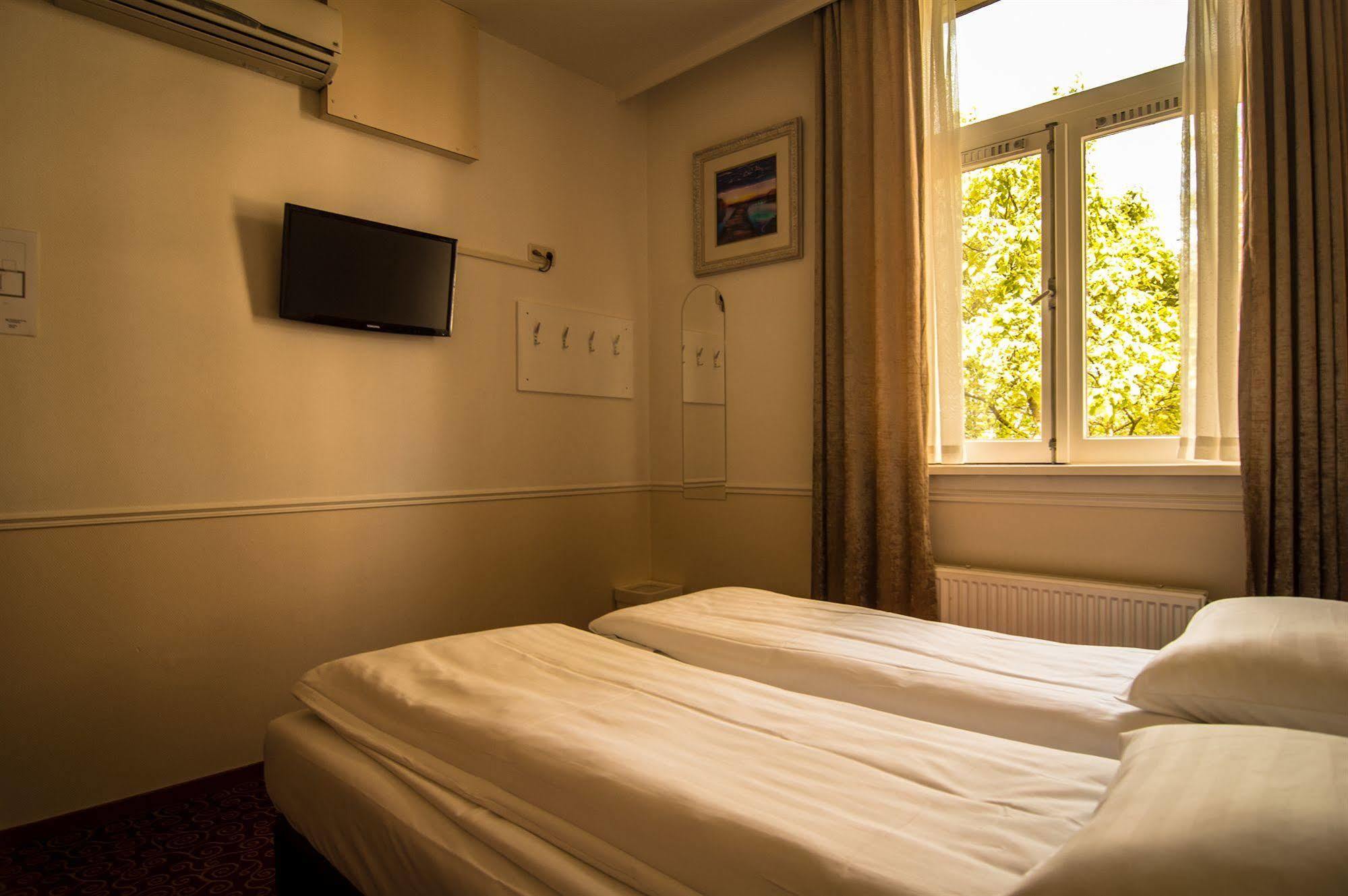 Downtown Hotel 2*