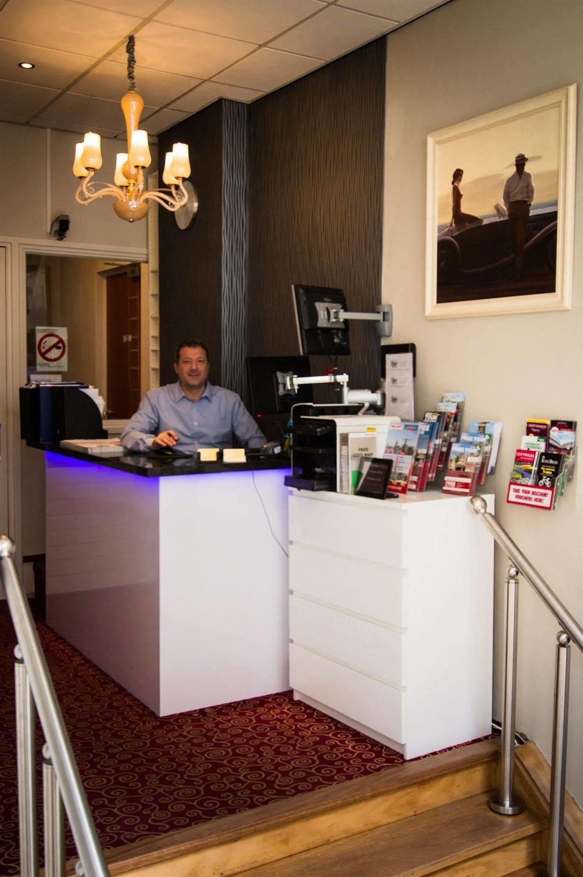 Hotel Downtown 2*