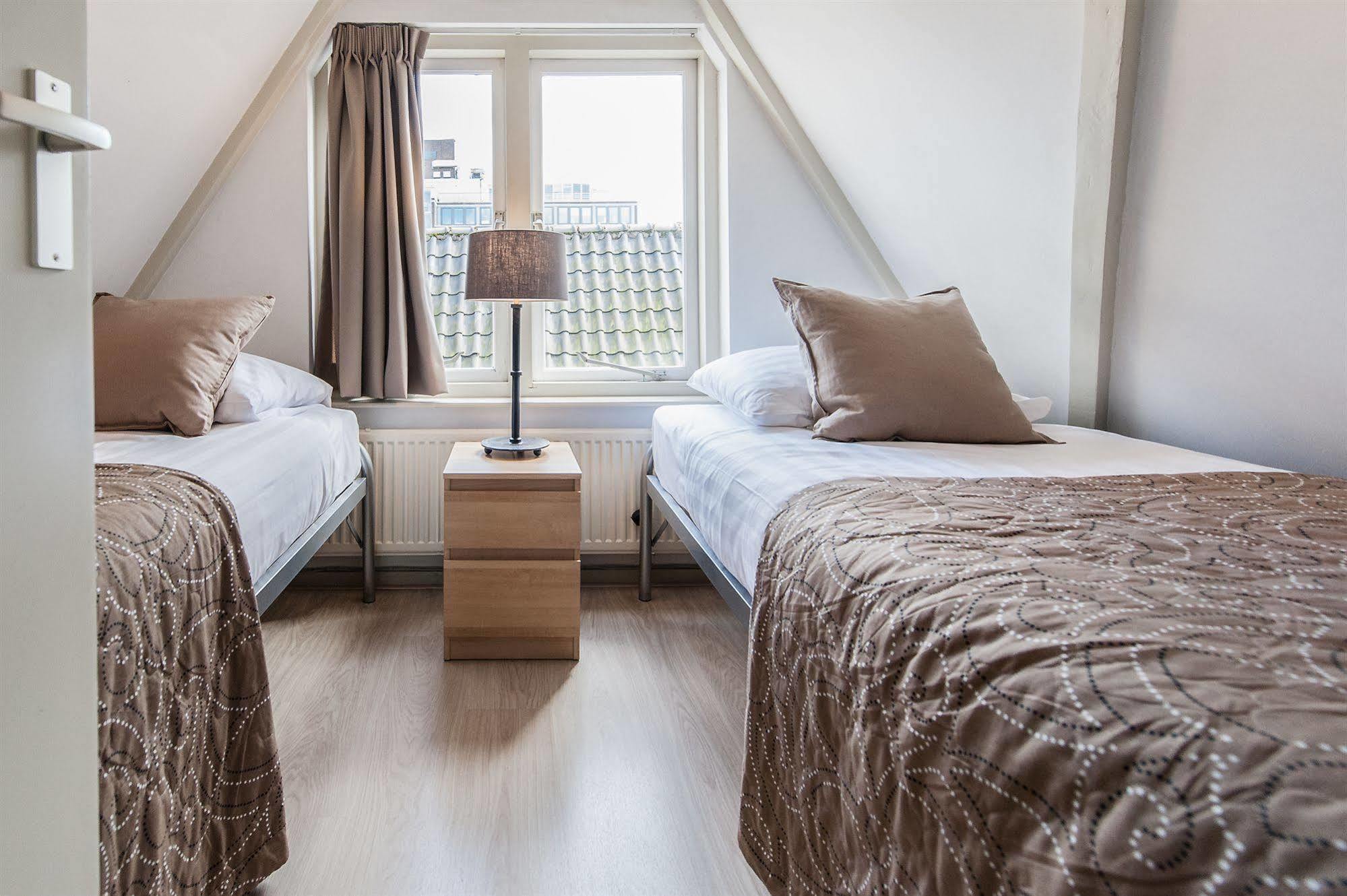 Short Group Carre Hotel Amsterdam