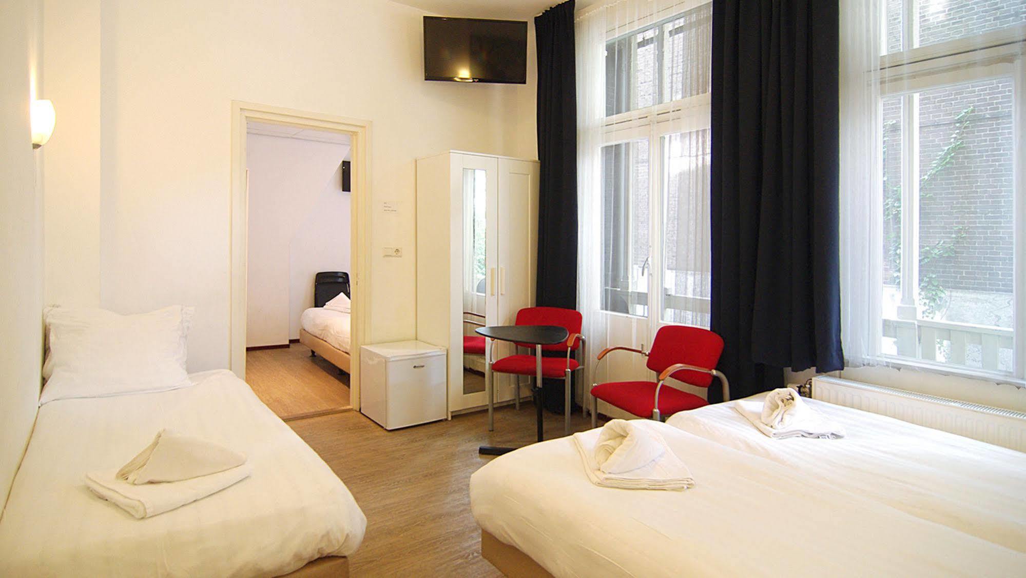 Weber Hotel 117 2*