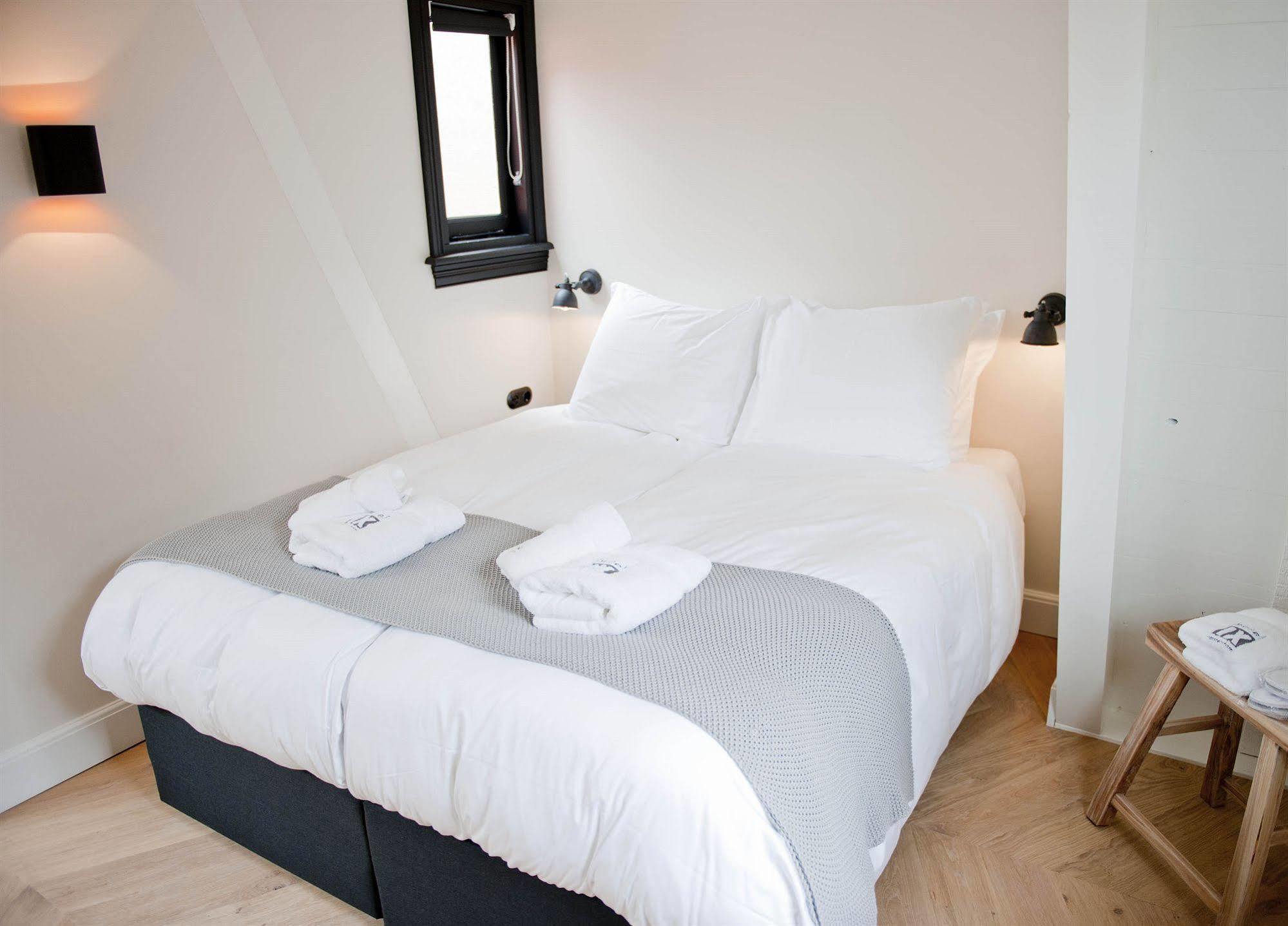 Ix Nine Streets Hotel