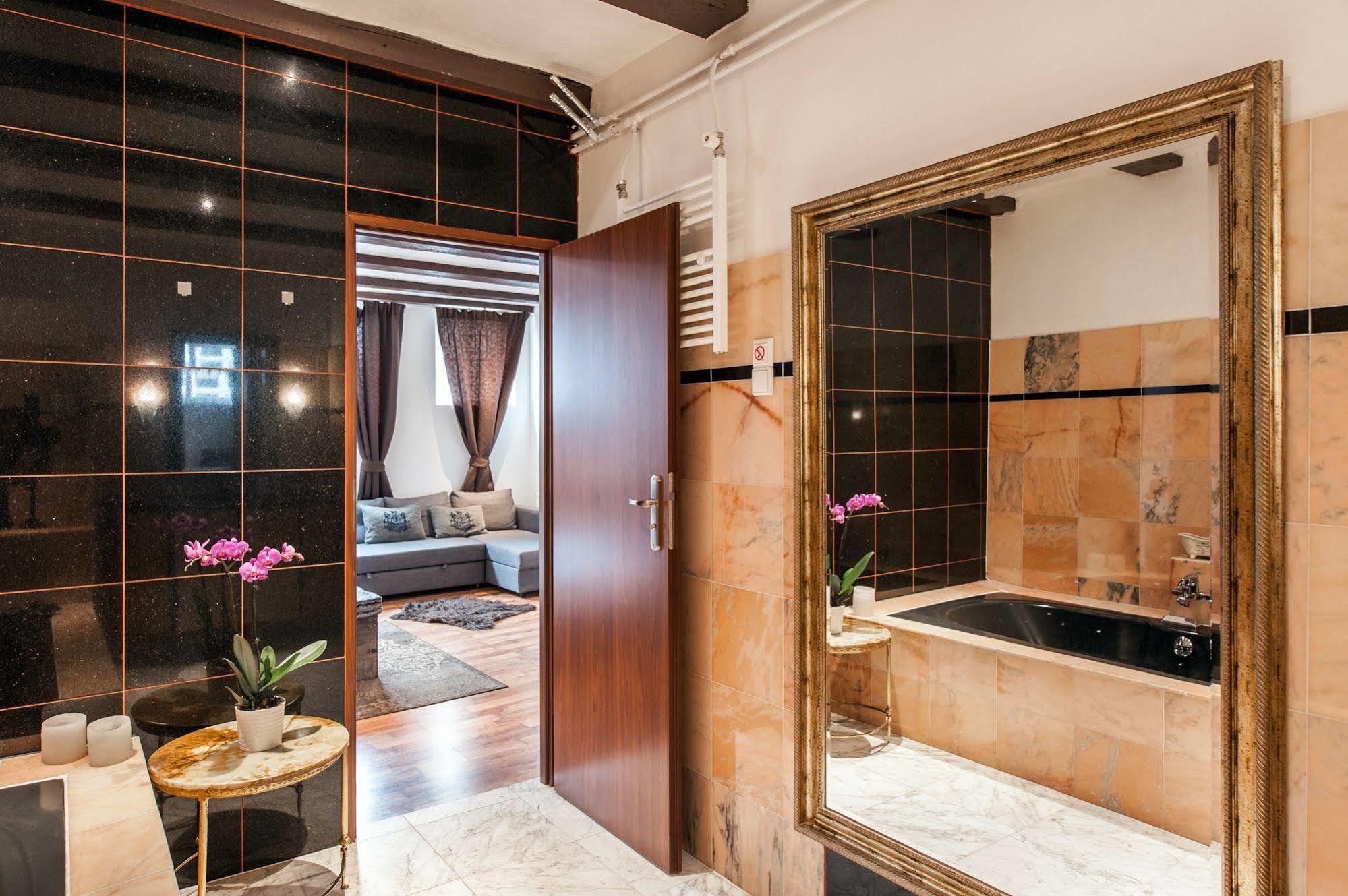 Crown 3* Amsterdam