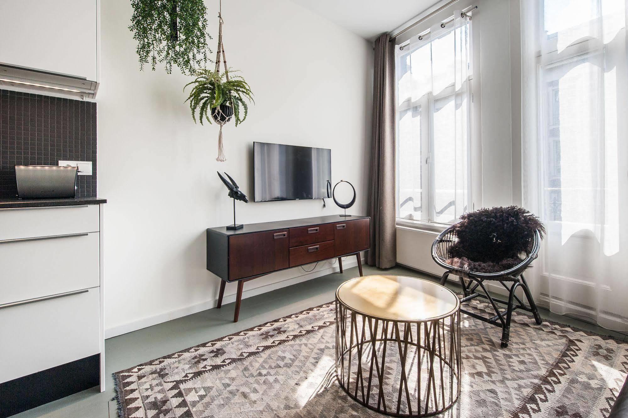 Leidse Square Marnix Apartment
