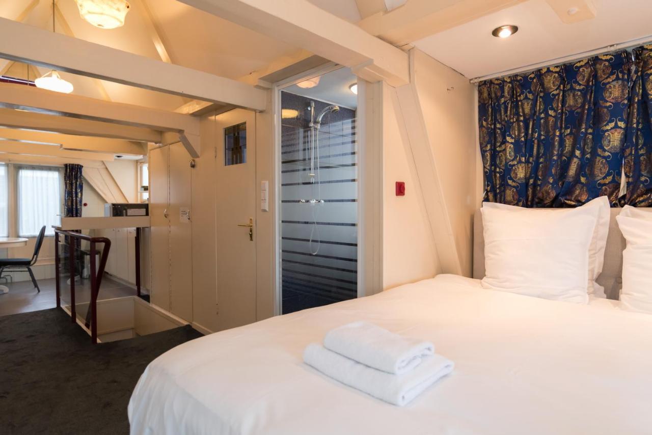 Double Floor Canal Estate Guest house *