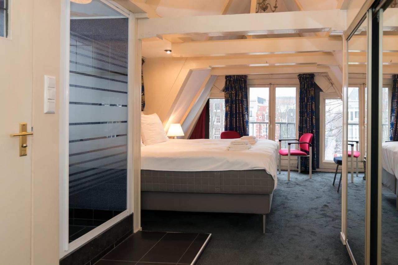 Double Floor Canal Estate Guest house *