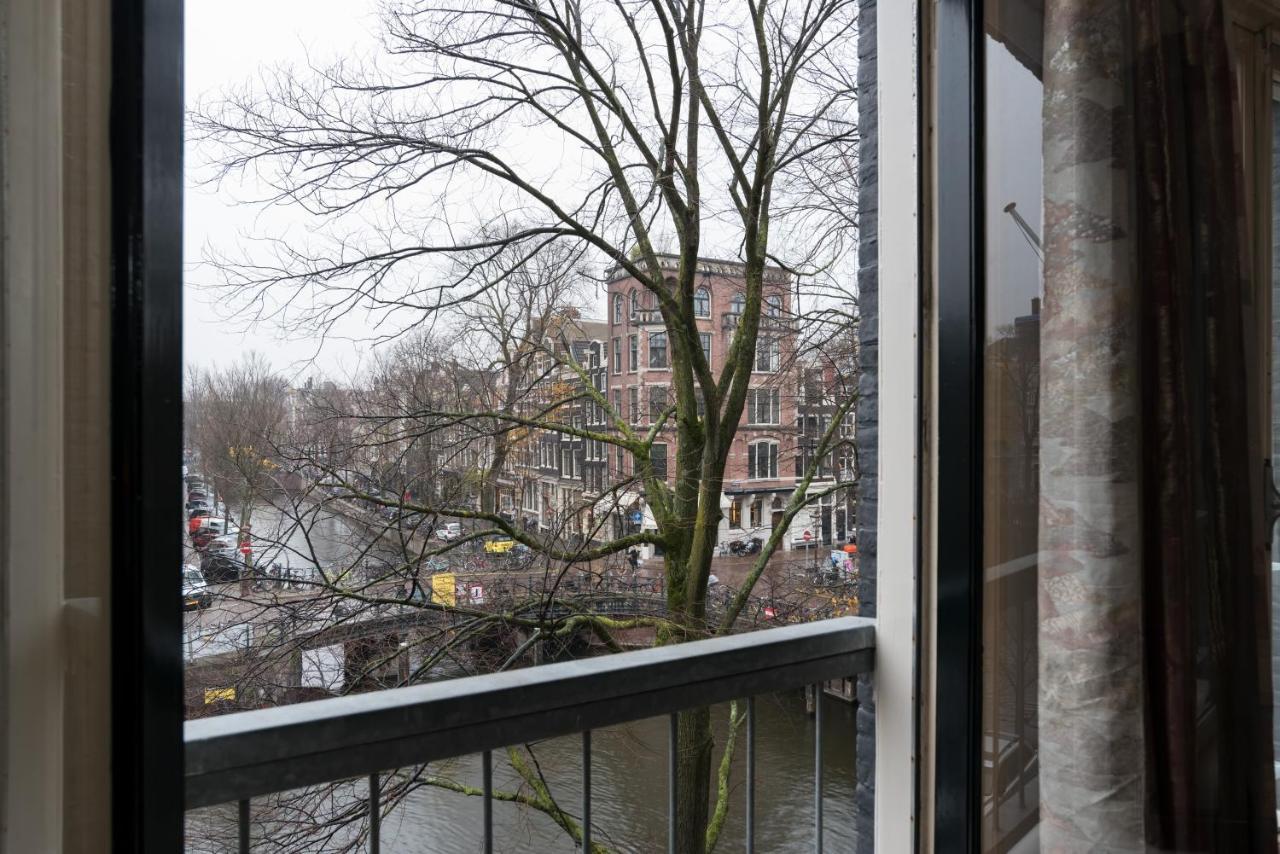 Double Floor Canal Estate Guest house *