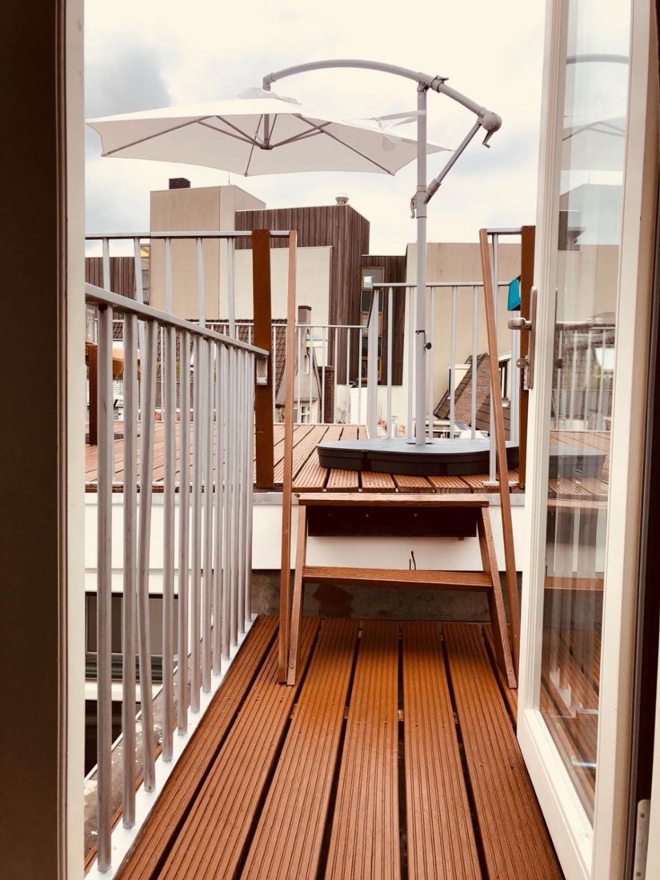 Bed & Breakfast A'dam Rooftop Lux