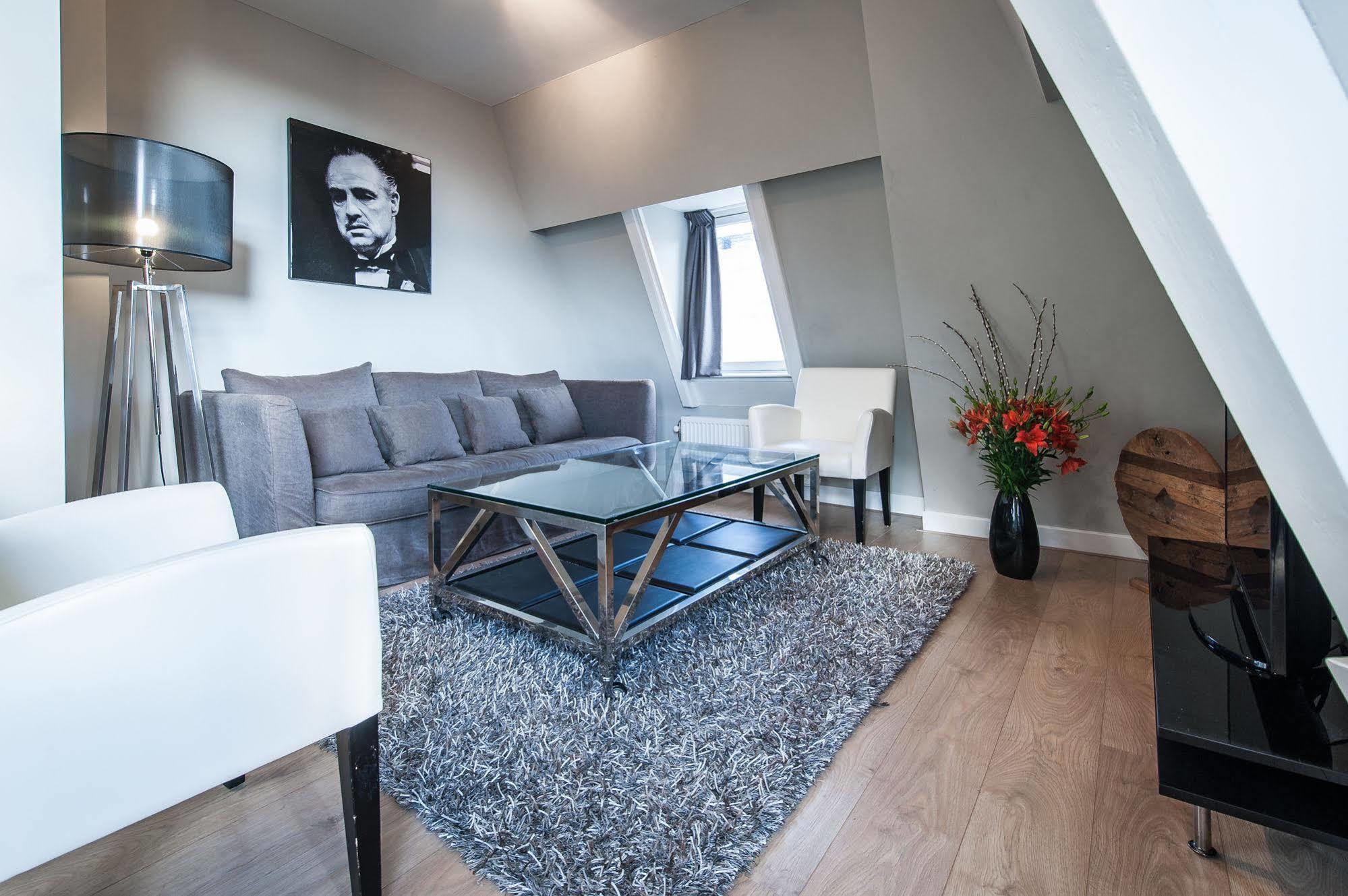 Short Group Rijksmuseum View Serviced Apartment
