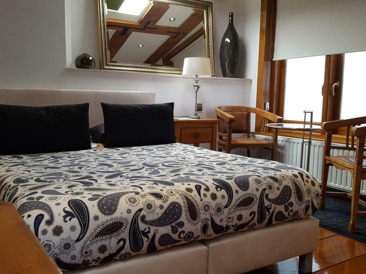 Bed & Breakfast Suites Aan De Singel 3*