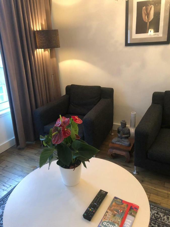 Tulips In The Heart Of Apartment *