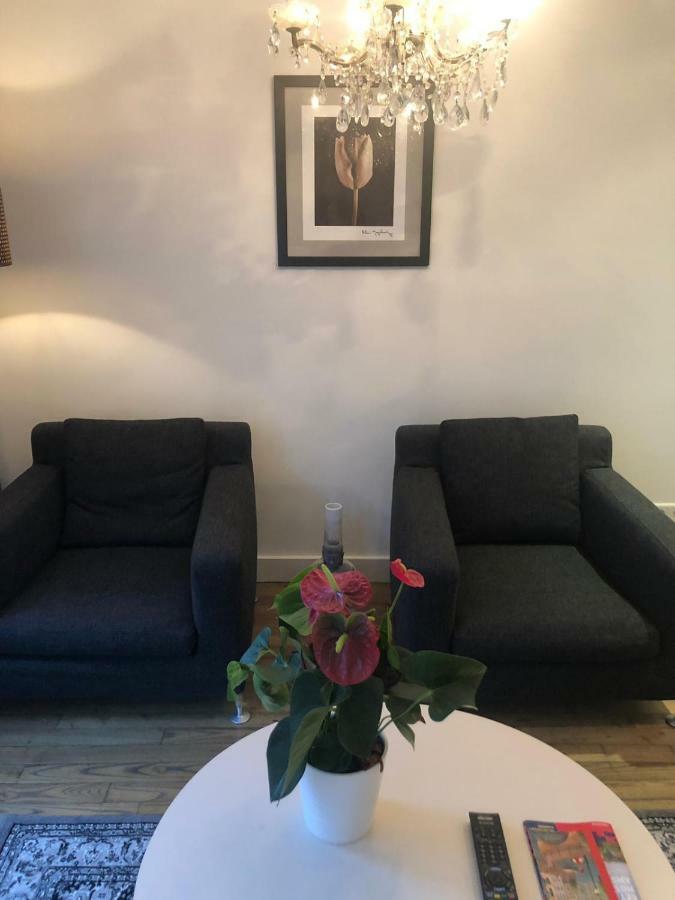 Apartment Tulips In The Heart Of
