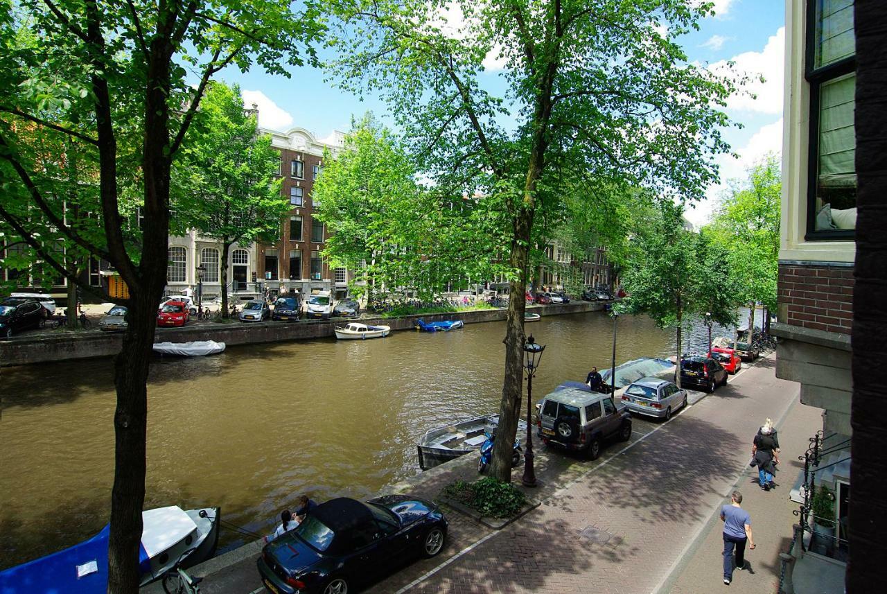 1637: Historic Canal View Guest house