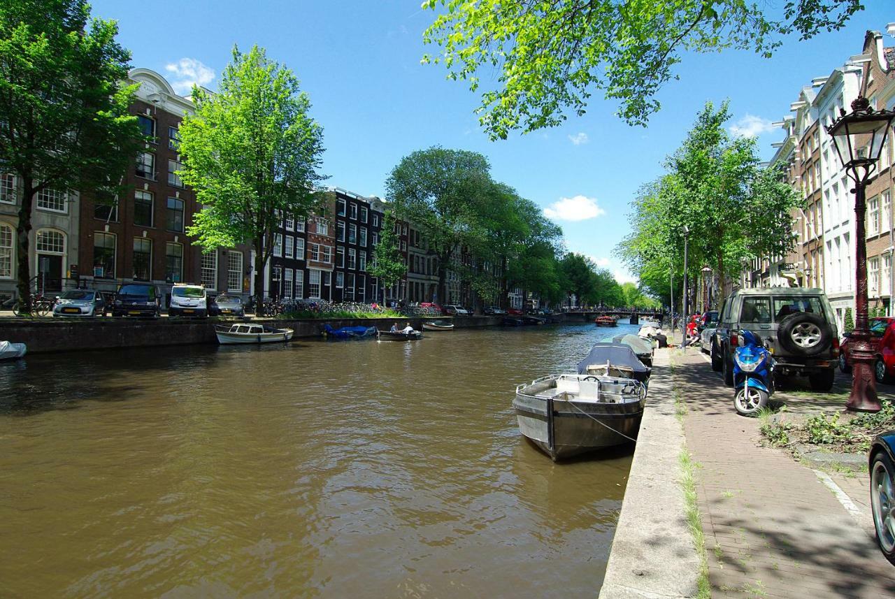 1637: Historic Canal View Amsterdam