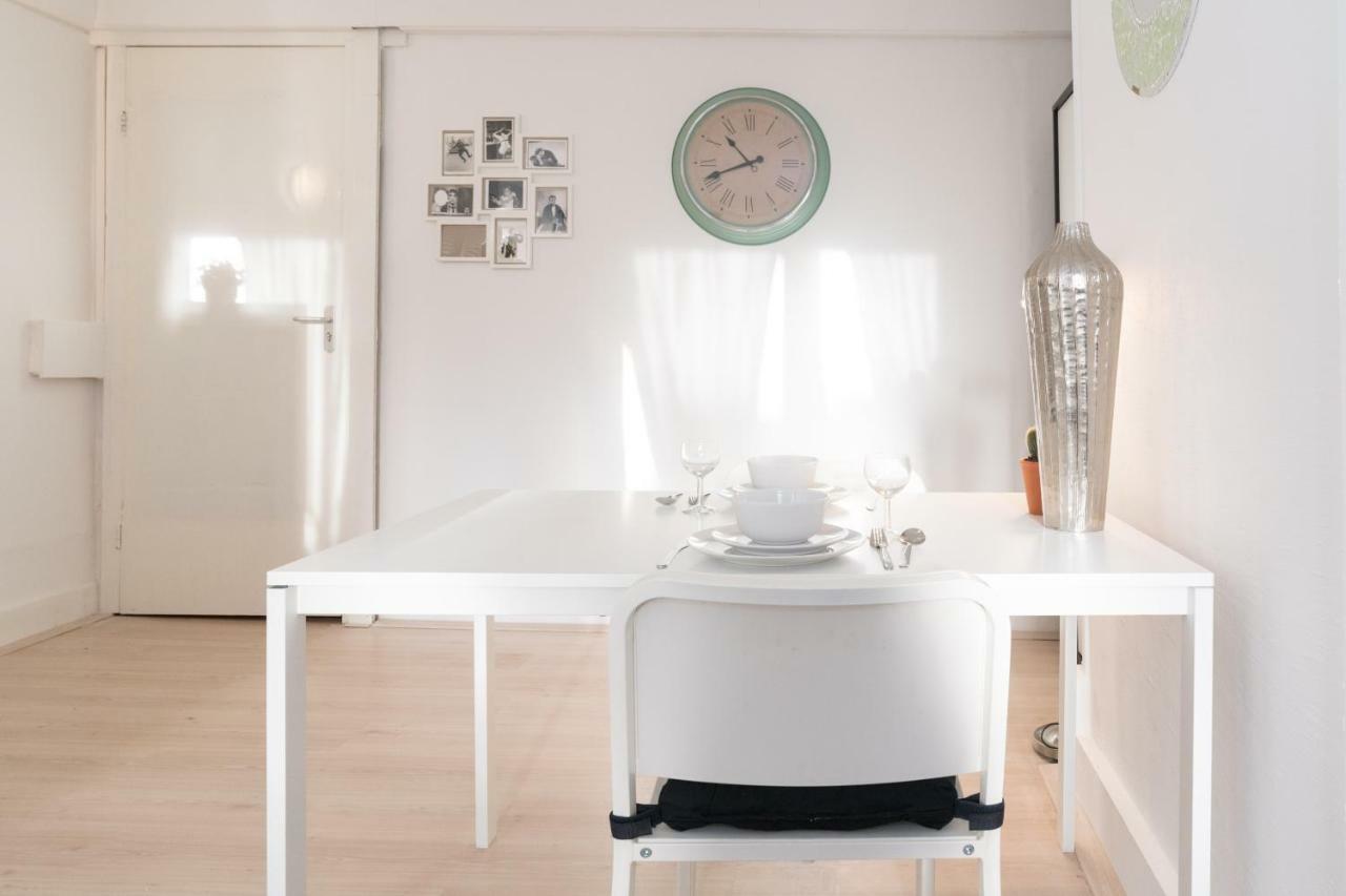 White & Black Studio Apartment Amsterdam