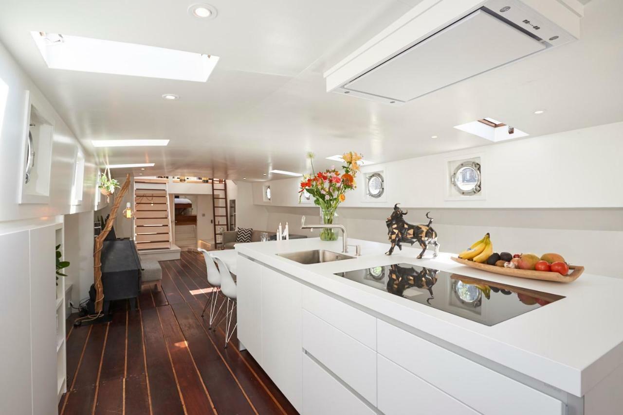 Botel Luxurious 110m² 3br Houseboat In Centre!