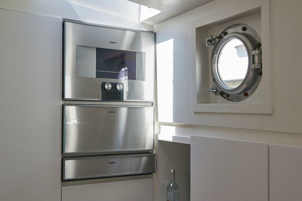 Botel Luxurious 110m² 3br Houseboat In Centre!