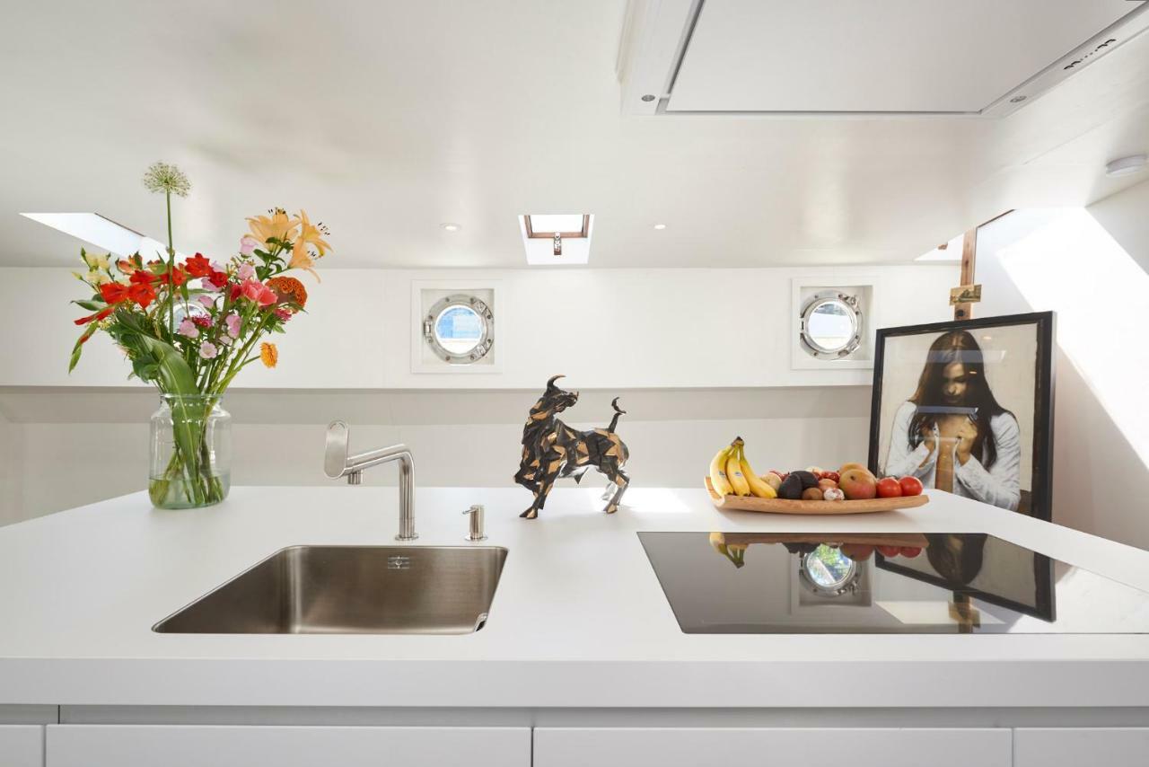 Botel Luxurious 110m² 3br Houseboat In Centre!