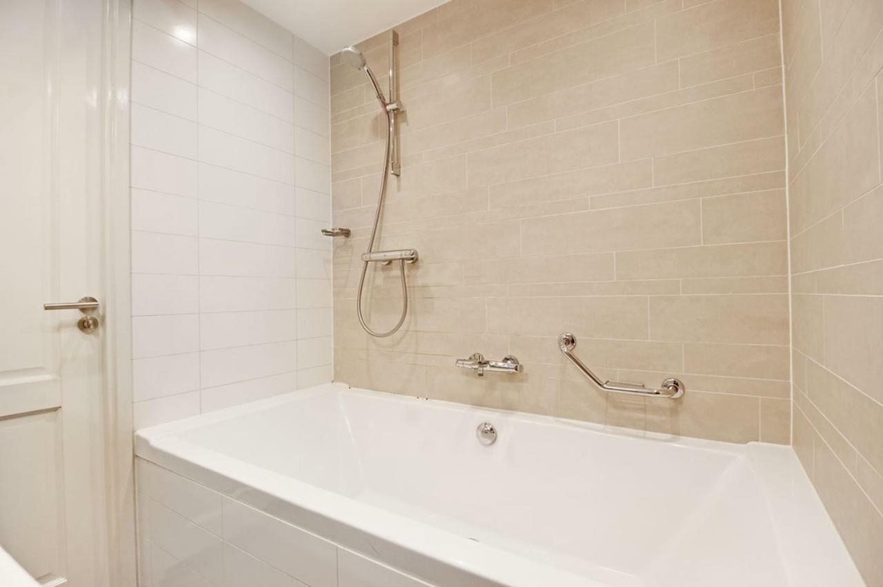 Apartment 2 Bedroom Loft Near Rijksmuseum