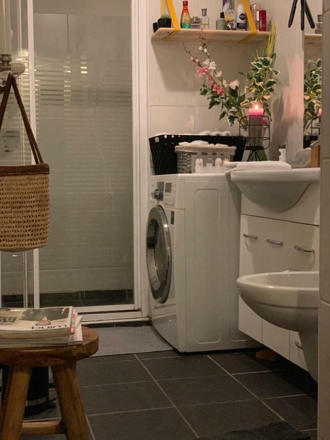 2-room Flat Near Arena N Ziggo Dome, Perfect For 2 Couples Apartment