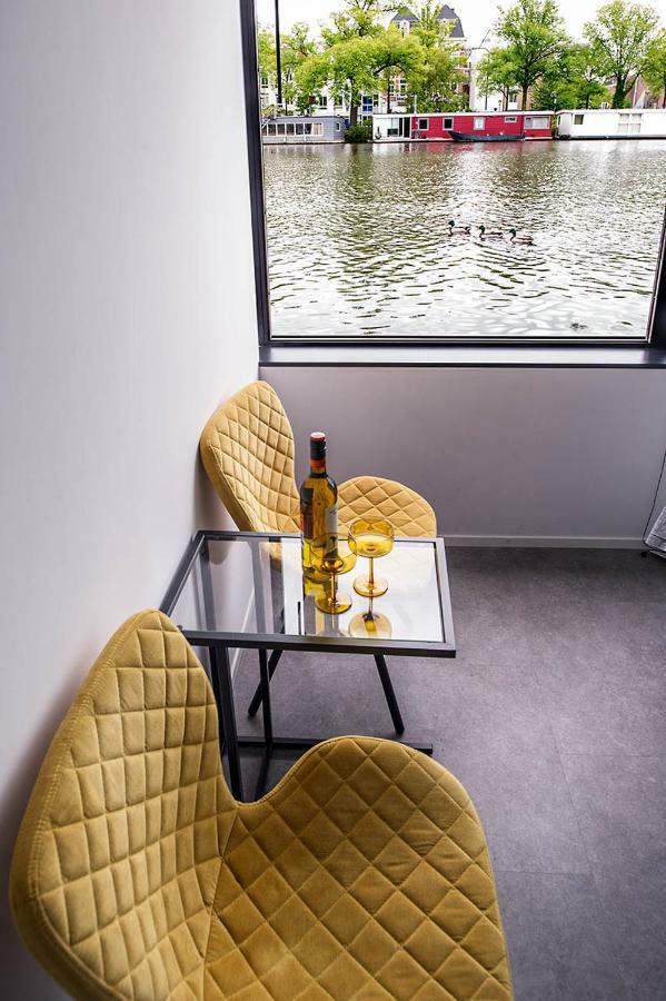 Houseboat - With A View Bed & Breakfast *