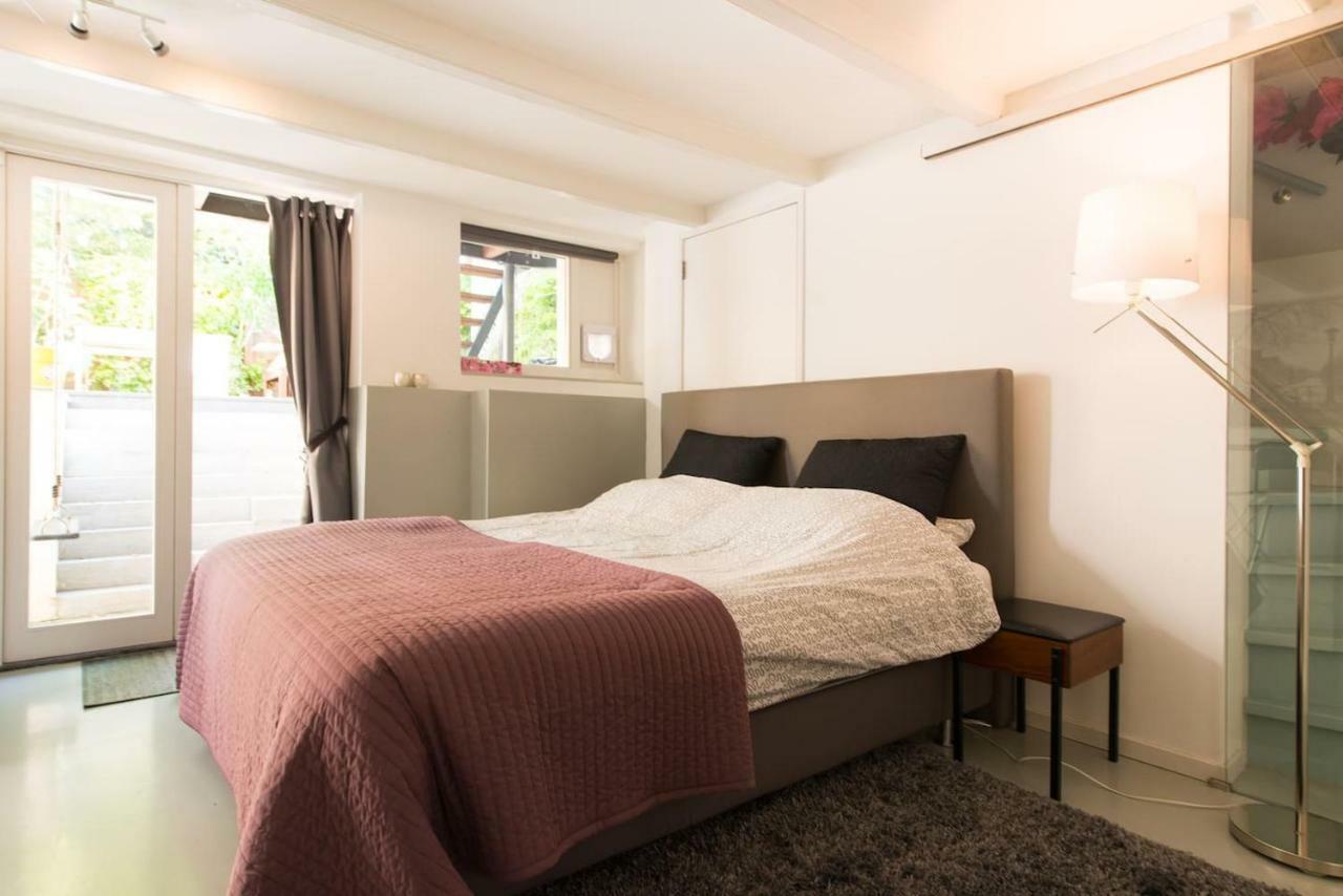 Apartamento Quiet For 4 At Park In Center Amesterdão