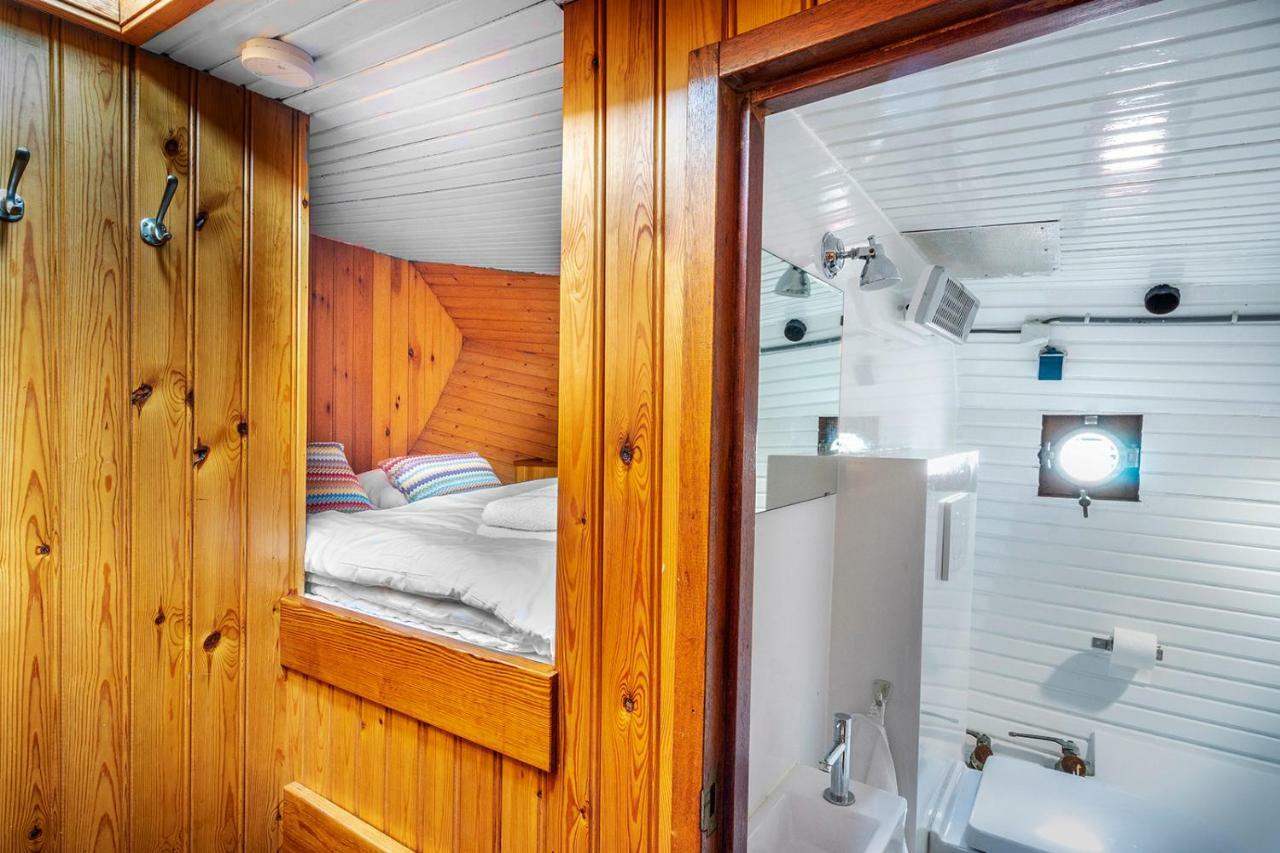 Asile Flottant Botel
