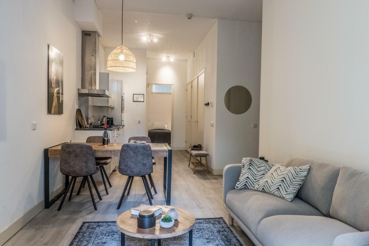Apartment 85