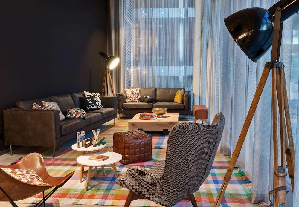 Moxy Houthavens 4* Amesterdão