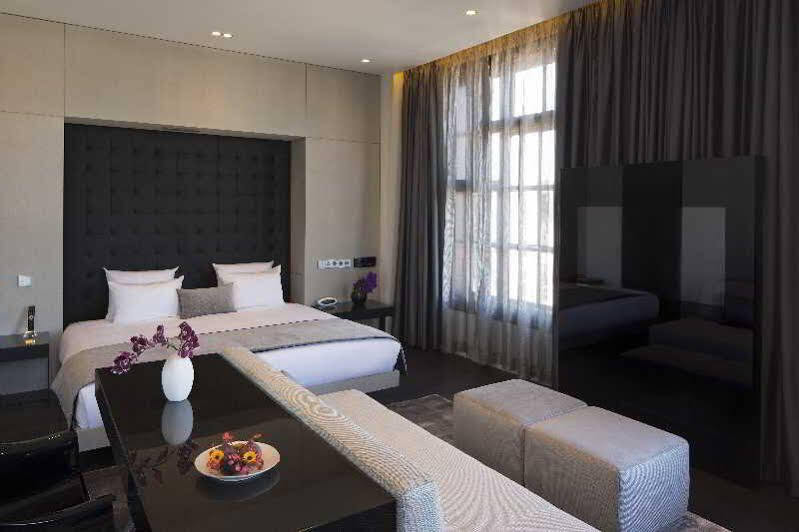 Art By Park Plaza 5*