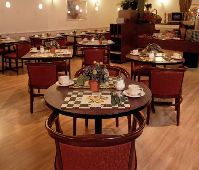 Western Dam Square Hotel