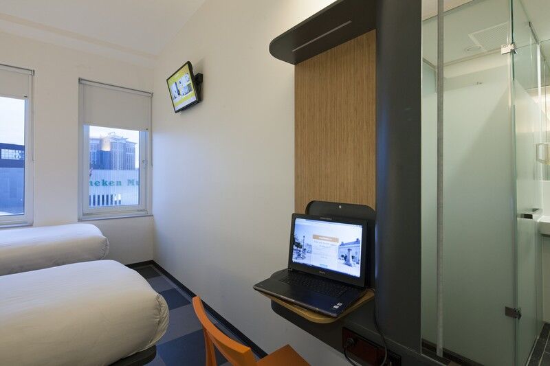 Easyhotel Arena Boulevard 2*