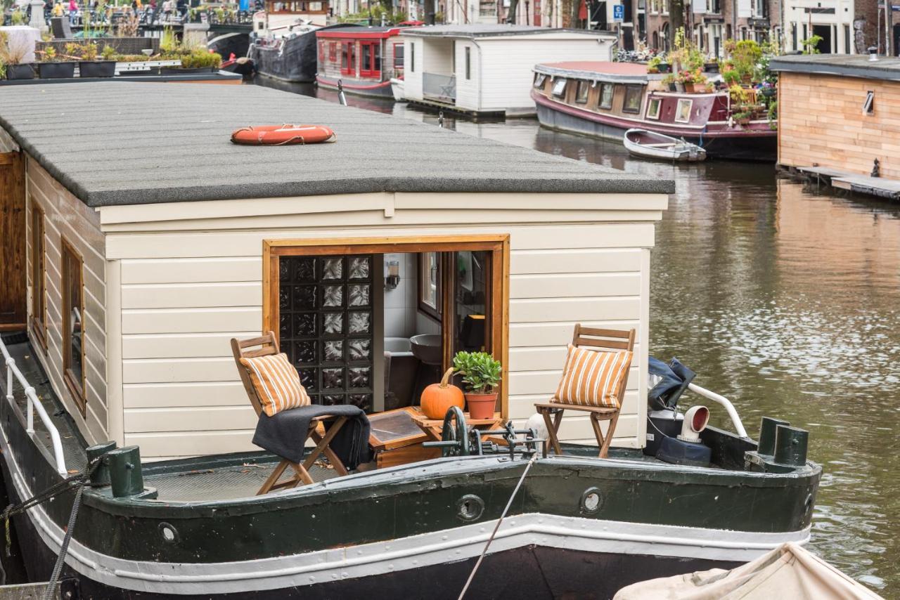 Botel Houseboat William & Houseboat Arthur *